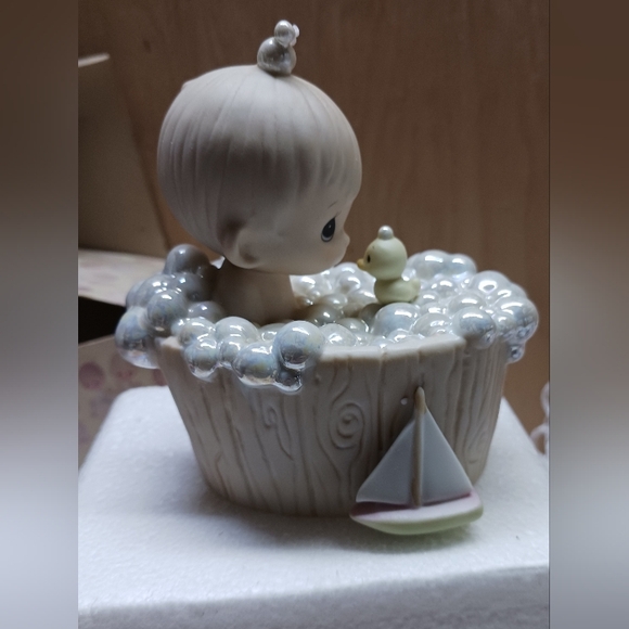 Precious Moments 1987#104817 "A Tub Full of Love" & 1995#1432 Garden of Friends - Picture 10 of 13